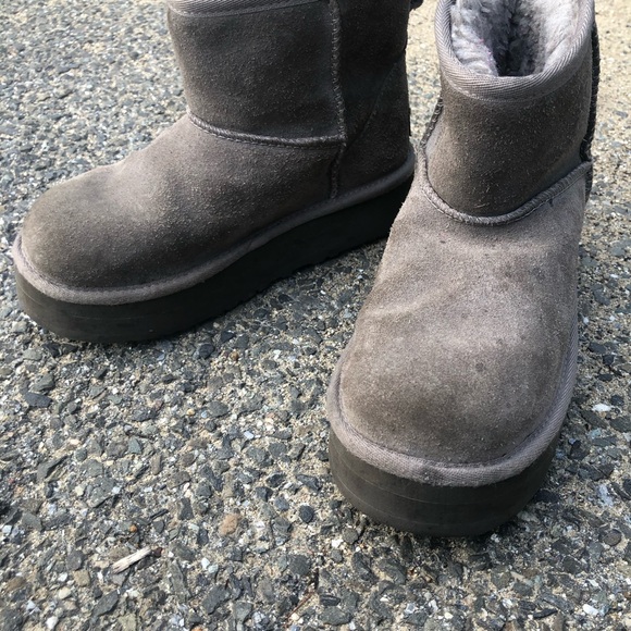 UGG Mini - Picture 3 of 5